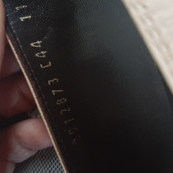 Salvatore Ferragamo pre-loved pumps - Picture 8 of 13